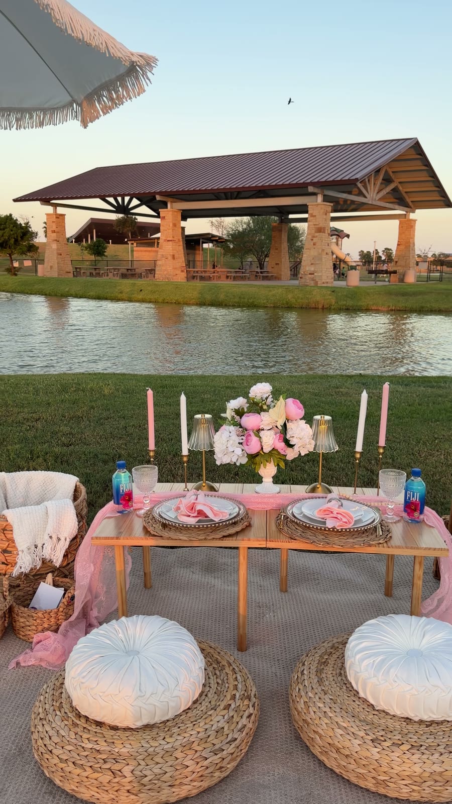 Florals and candlelight detail